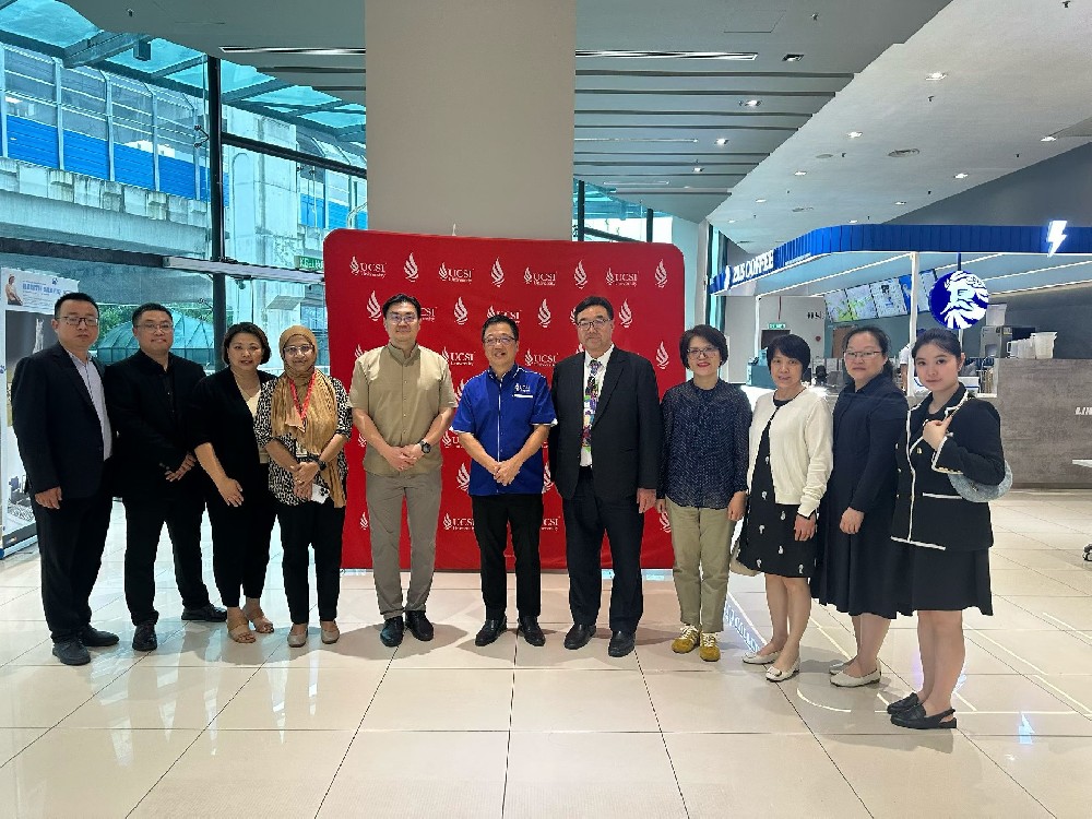 携手共建教育桥梁：马中高校共探合作新篇章——马来西亚教育与文化促进协会携手郑州升达经贸管理学院访问思特雅大学取得丰硕成果